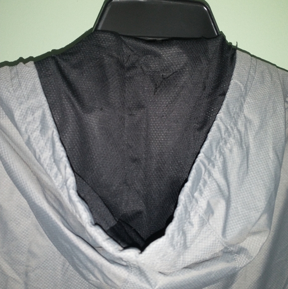 Men's gray Adidas light track jacket with hoodie - Picture 9 of 11